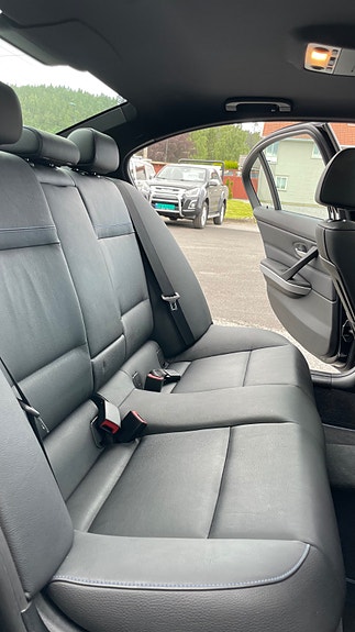 BMW 318i 21 of 28