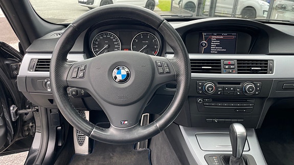 BMW 318i 11 of 28