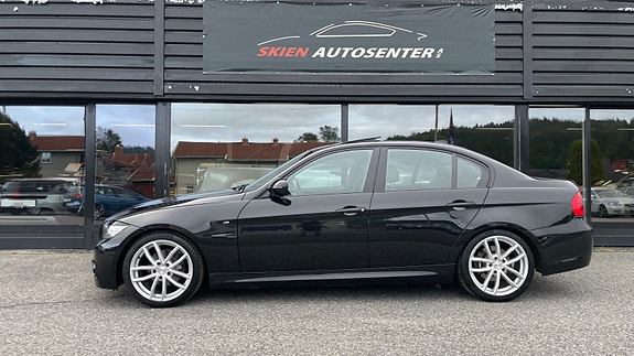 BMW 318i 2 of 28