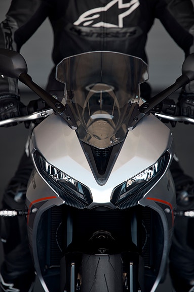 Triumph Daytona 660 Nyhet ! 7 of 10