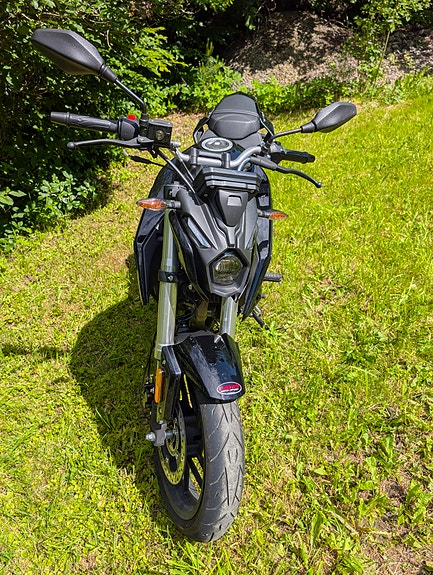 VOGE 125 R 3 of 5