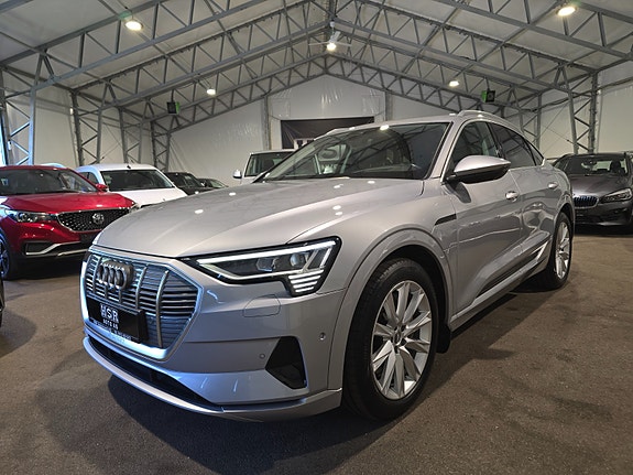 Audi e-tron Sportback 3 of 5
