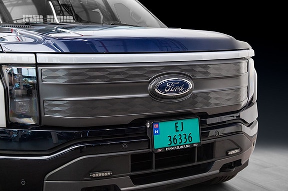 Ford F-150 2 of 5