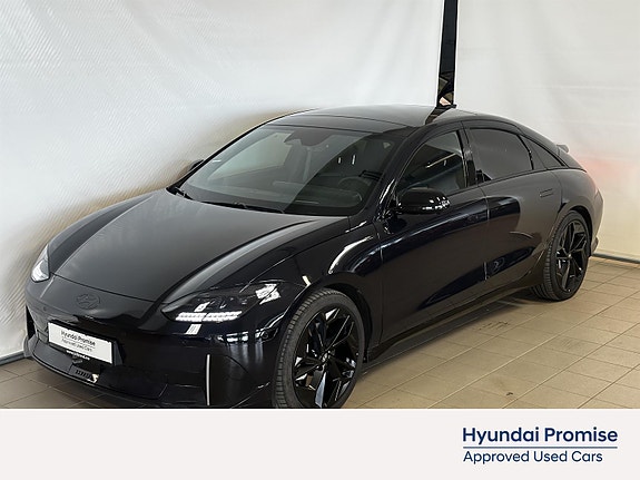 Hyundai Ioniq 6 2 of 5