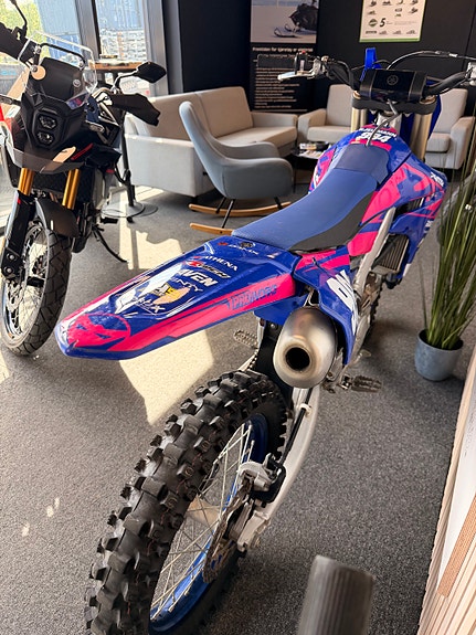 Yamaha YZ250F 4 of 5