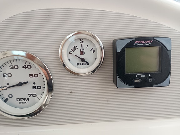 Quicksilver Pilothouse 630 13 of 27