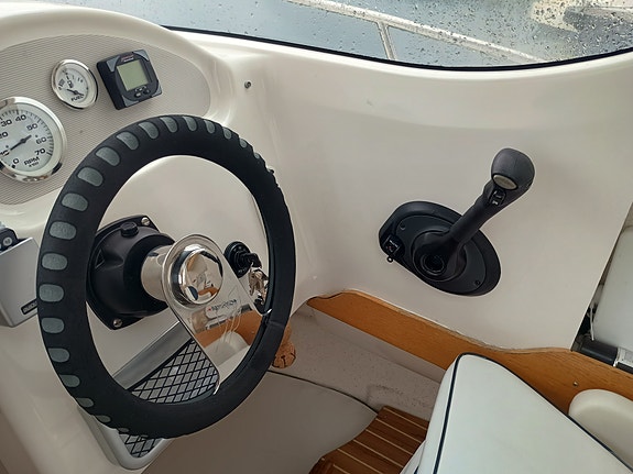 Quicksilver Pilothouse 630 11 of 27