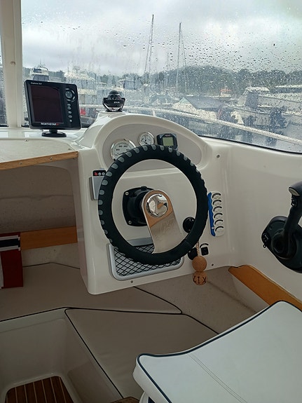 Quicksilver Pilothouse 630 12 of 27