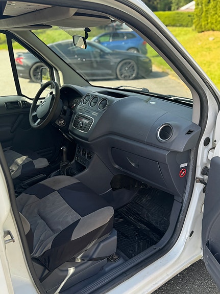 Ford Transit Connect 14 of 16