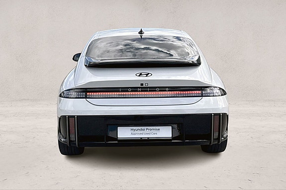 Hyundai Ioniq 6 4 of 5