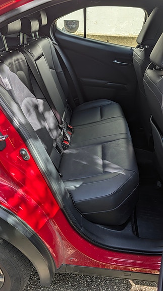 Lexus UX300e 9 of 13