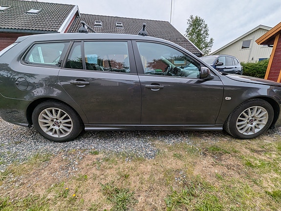Saab 9-3 2 of 5