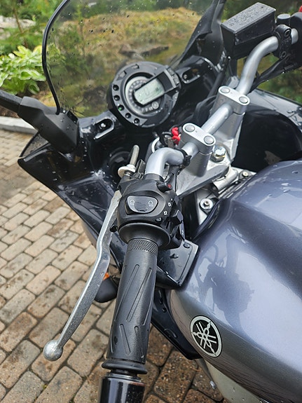Yamaha FZ6-S S2 Fazer 2 of 18