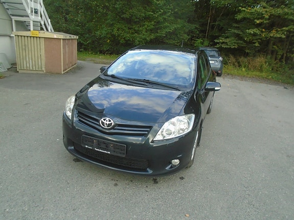 Toyota Auris 3 of 5