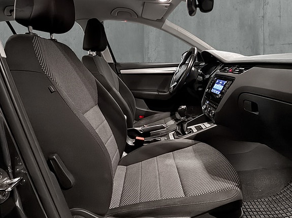 Skoda Octavia 15 of 25