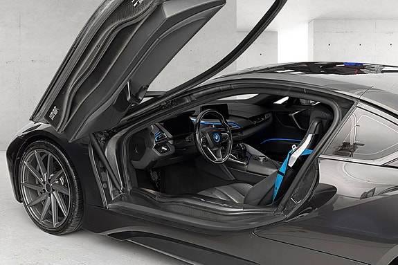 BMW i8 6 of 30