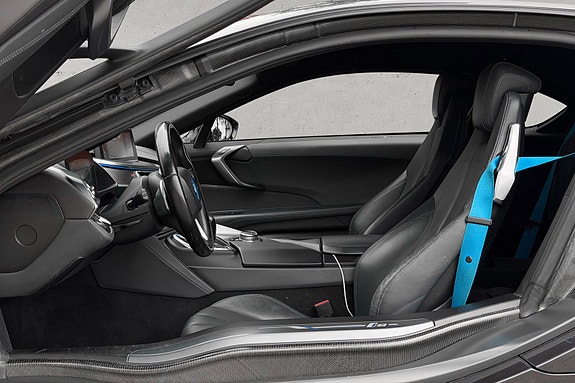 BMW i8 21 of 30