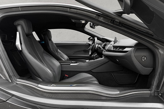 BMW i8 25 of 30