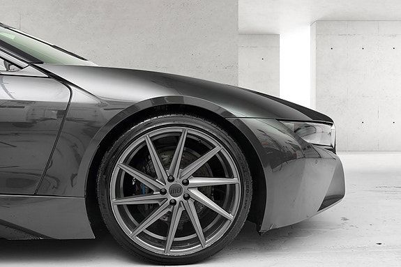 BMW i8 13 of 30