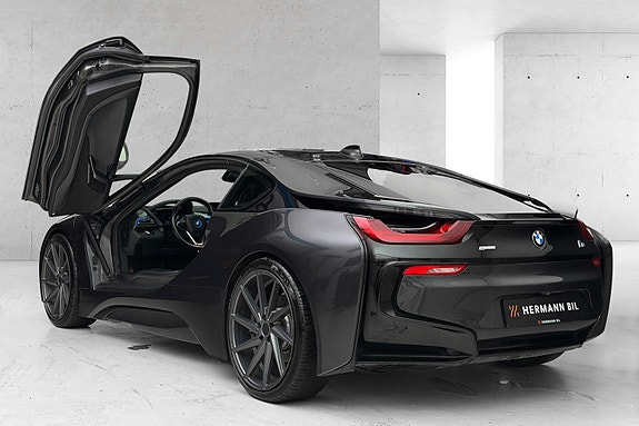 BMW i8 5 of 5