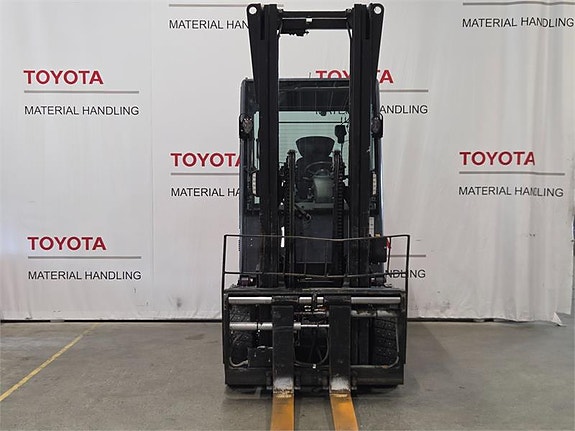 Toyota 8FBMT45 3 of 4