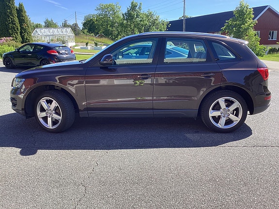 Audi Q5 2 of 11