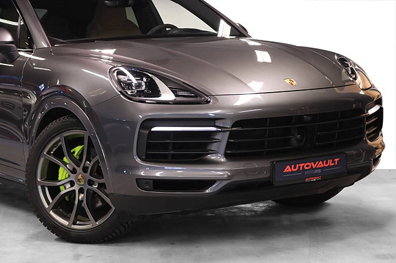Porsche Cayenne Coupe 3 of 5