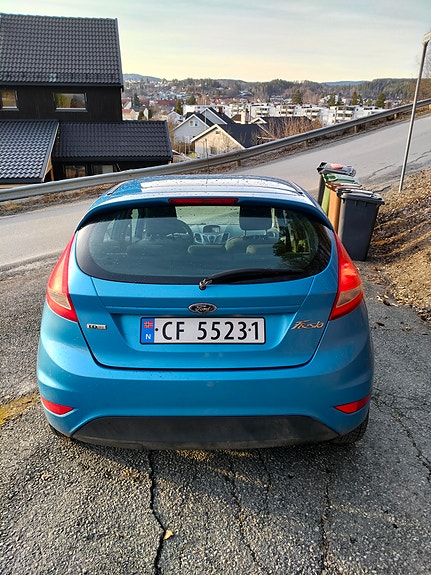 Ford Fiesta 4 of 5