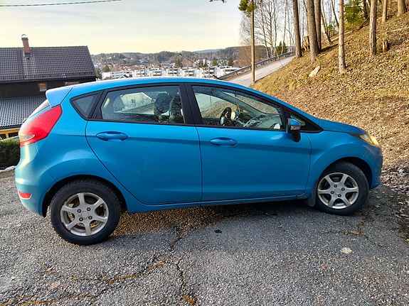 Ford Fiesta 3 of 5