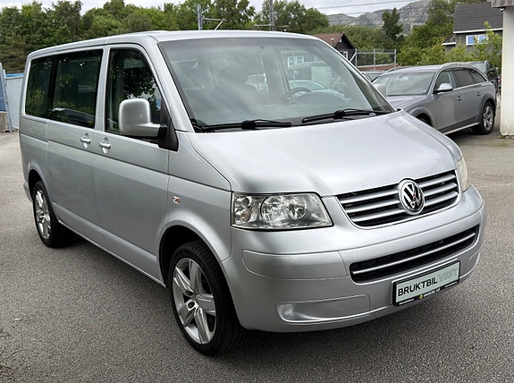 Volkswagen Caravelle 2 of 5