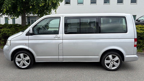 Volkswagen Caravelle 5 of 5