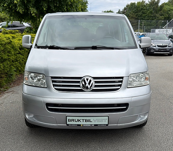 Volkswagen Caravelle 3 of 5