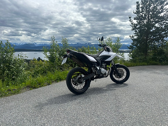 Yamaha WR 125 X 4 of 13
