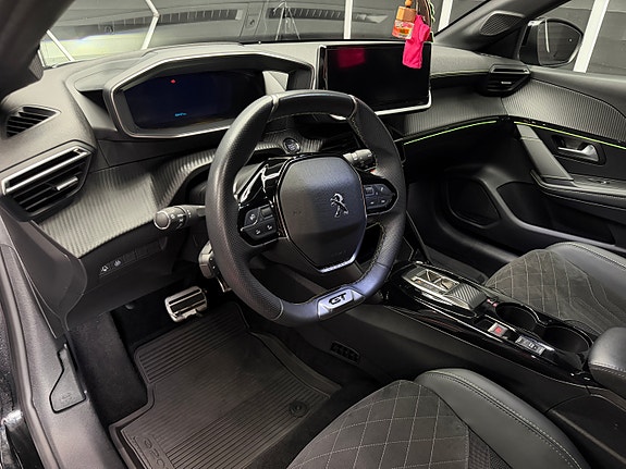 Peugeot e-208 22 of 26