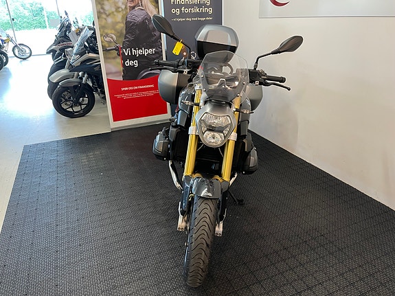 BMW R 1200 R 3 of 5