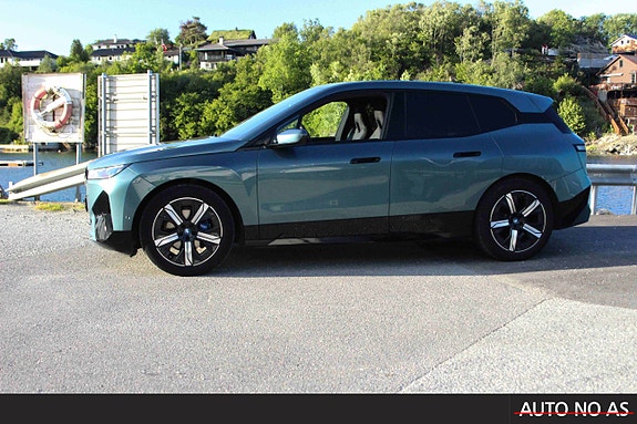 BMW iX 3 of 5
