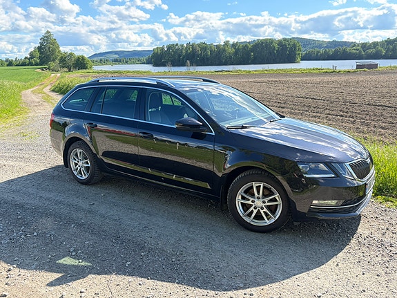 Skoda Octavia 3 of 5