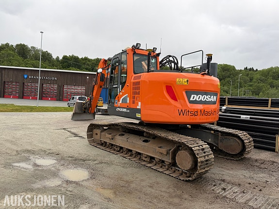 Doosan DX235LCR-5 2018 – korthekk gravemaskin 25 tonn – tilt/rotor, pusseskuffe 3 of 5