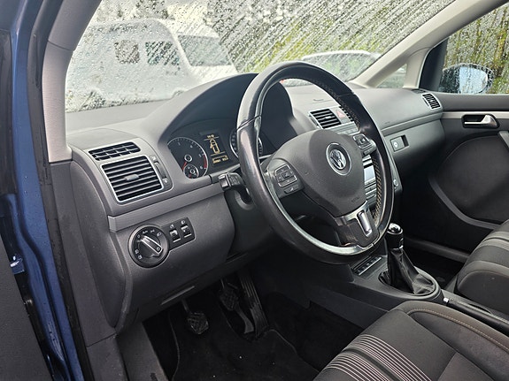 Volkswagen Touran 5 of 5