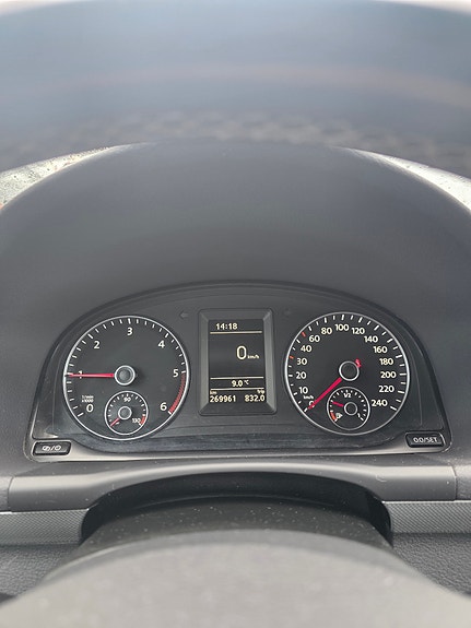 Volkswagen Touran 4 of 5