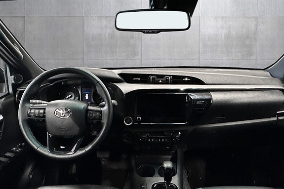 Toyota HiLux 9 of 27