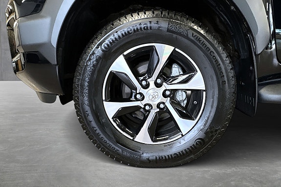 Toyota HiLux 18 of 27