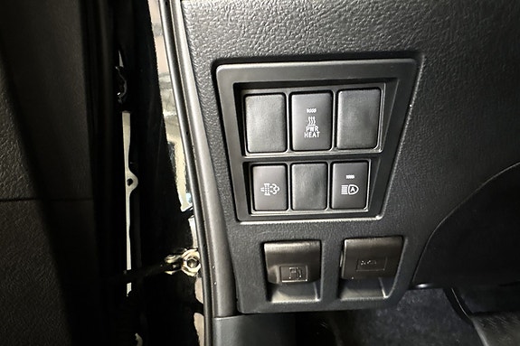 Toyota HiLux 26 of 27