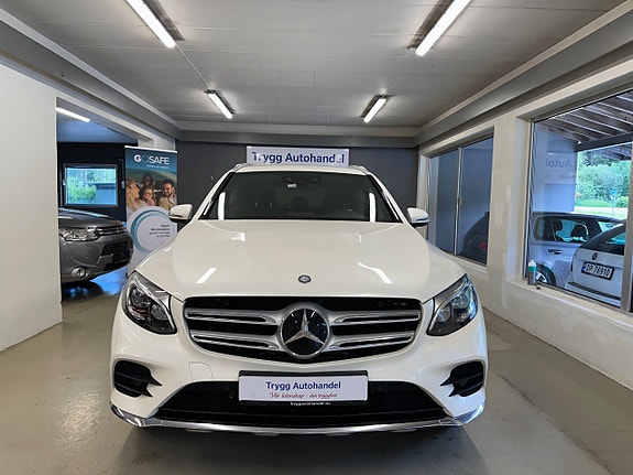 Mercedes-Benz GLC350 e 2 of 5