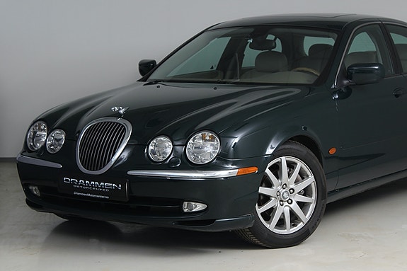 Jaguar S-TYPE 3 of 5