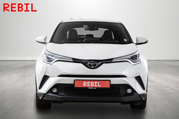 Toyota C-HR 3 of 5