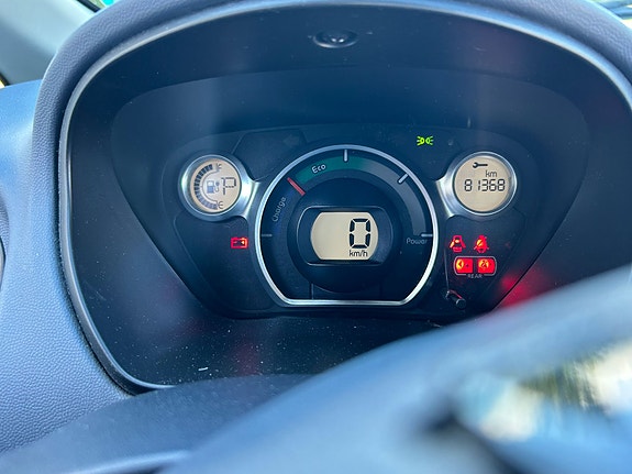 Peugeot iOn 8 of 19
