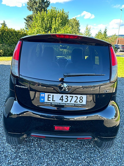 Peugeot iOn 3 of 5