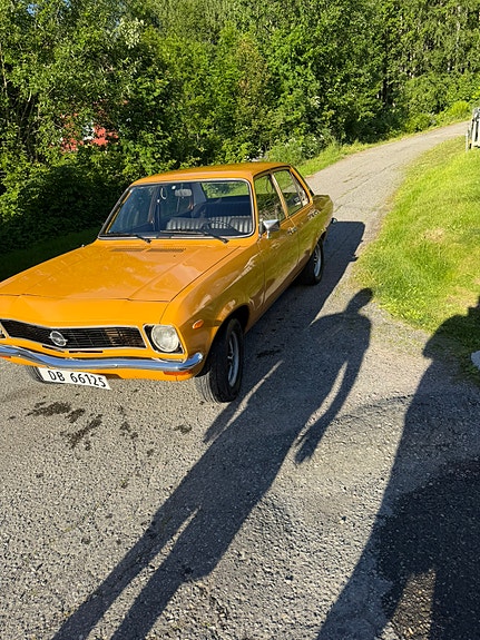 Opel Ascona 2 of 5