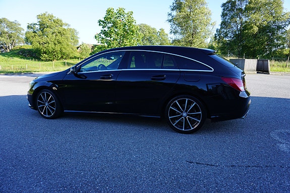 Mercedes-Benz CLA180 5 of 30